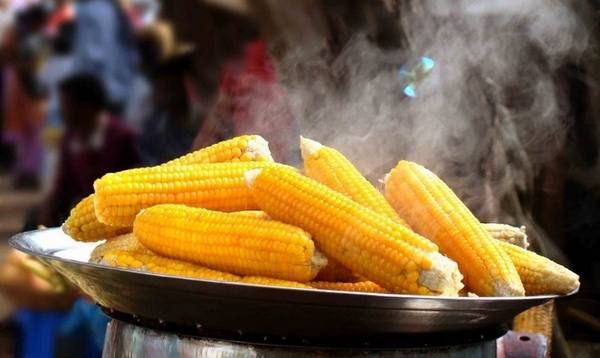 Консервированная кукуруза  рецепты на любой вкус и бюджет - фото