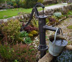 Как выбрать насос для водоснабжения загородного дома - фото