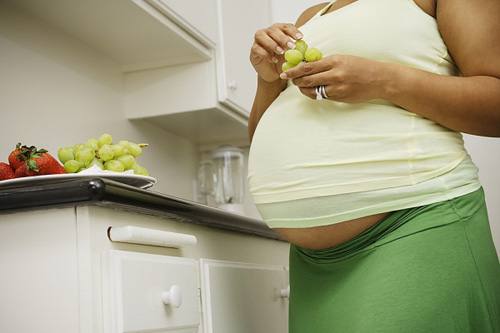 Какую пользу несет виноград во время беременности; - фото
